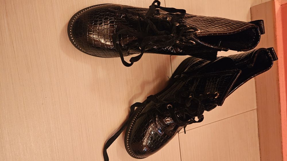 Черни боти за момиче