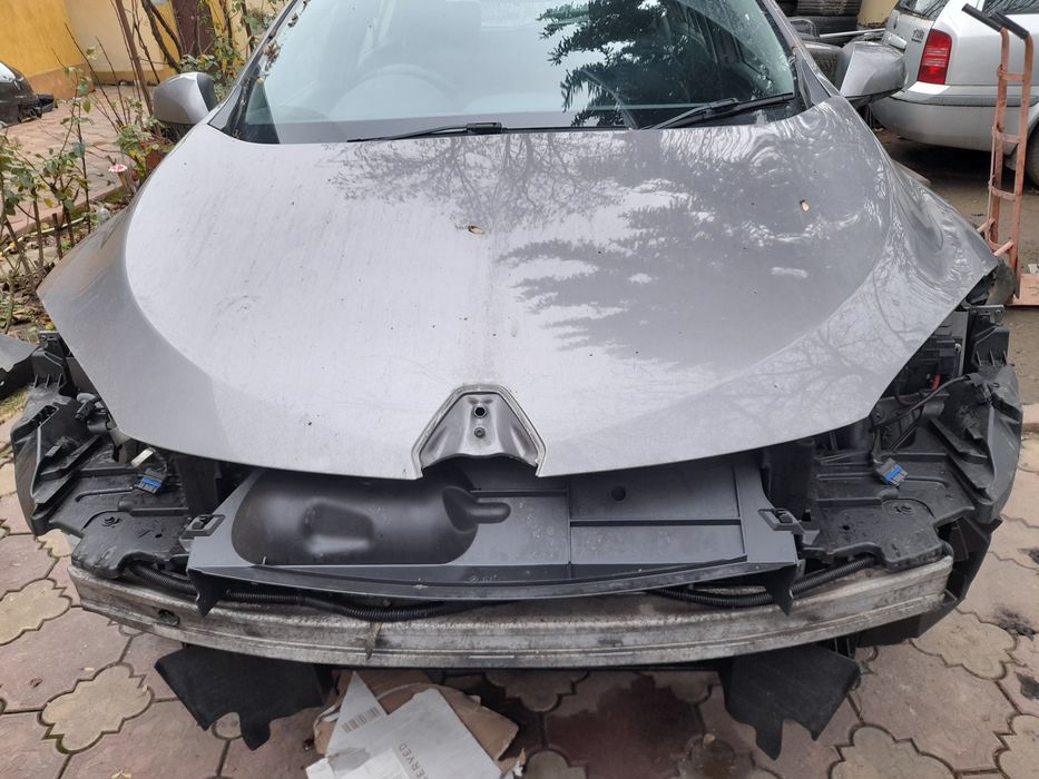 Megane 3 tragar fata radiatoare si alte piese