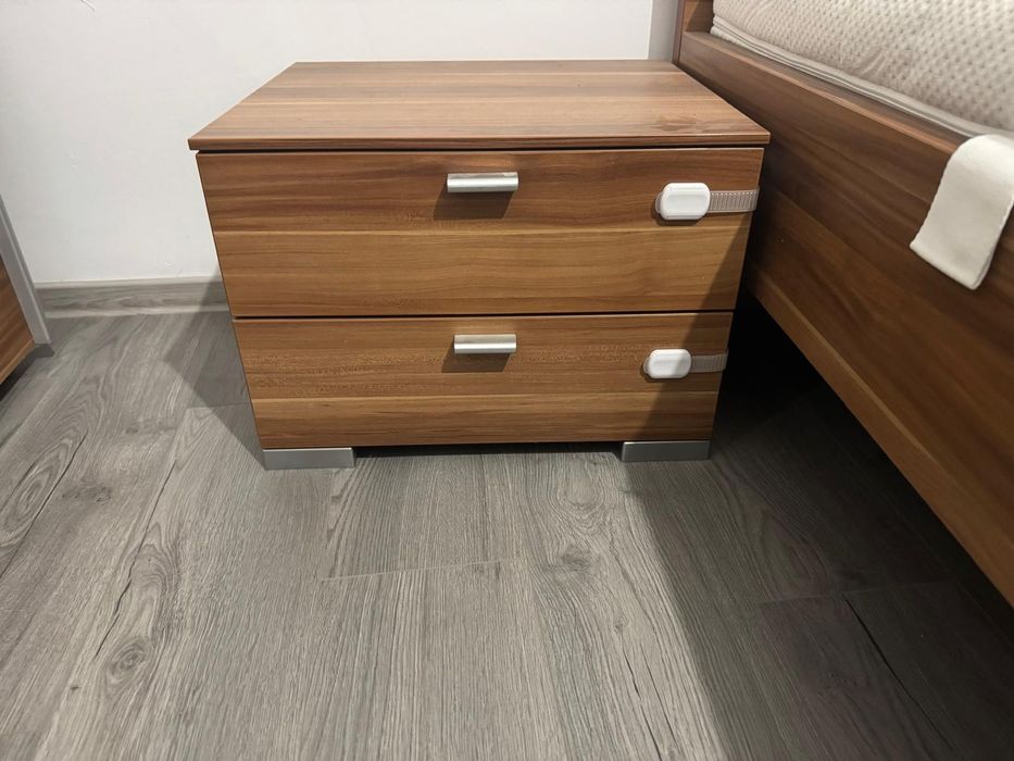 Mobila dormitor pat saltea noptiere dressing