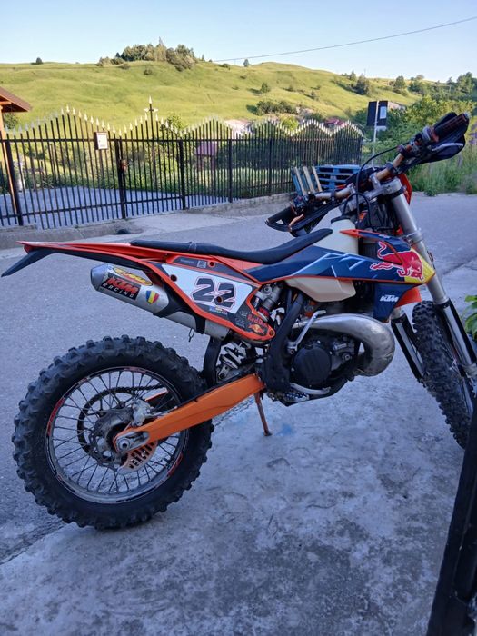 Vand Ktm exc 300 2t 2022 si Ktm exc 300 2t 2017