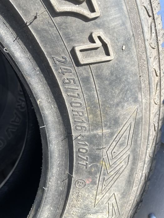 Продам шины R16 245/70