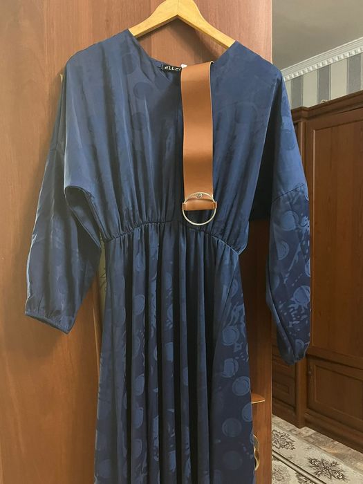 Платье темно синие новый