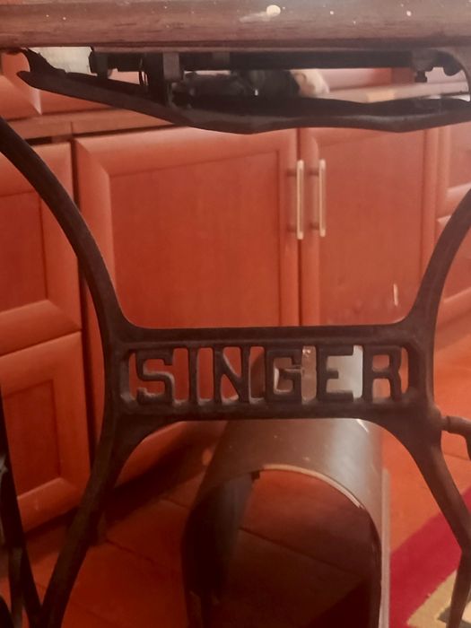 Швейная машинка зингер