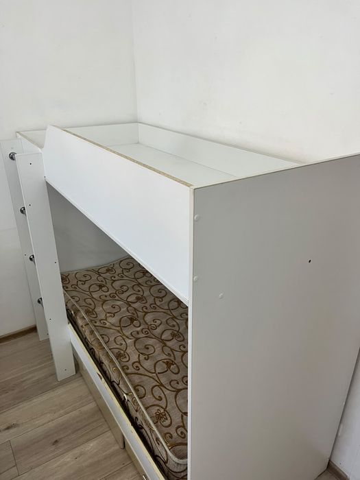 Продается двухэтажный кровать