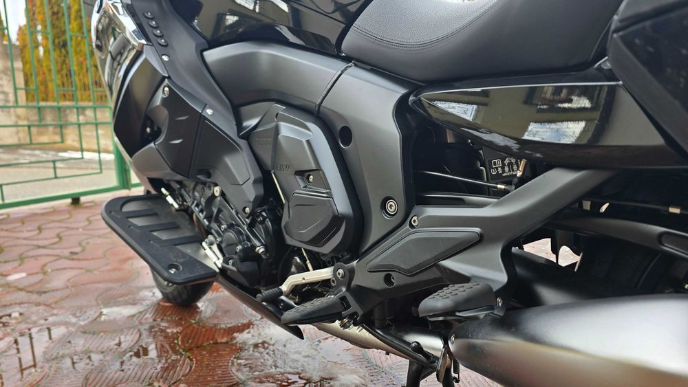 BMW K1600b Bagger