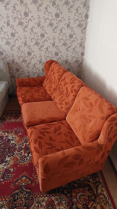 Диван и два кресла б/у
