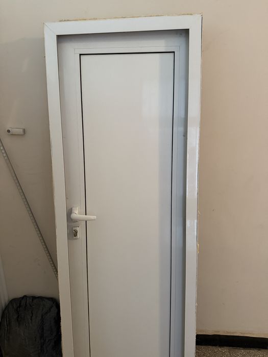 Алуминиева врата за баня