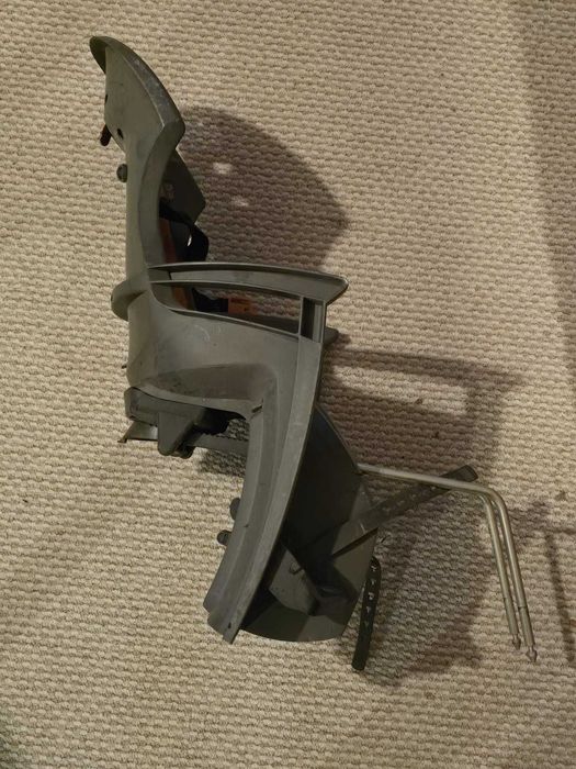 Vând 2 scaune de bicicletă copii - Hamax Amiga gri închis/roșu