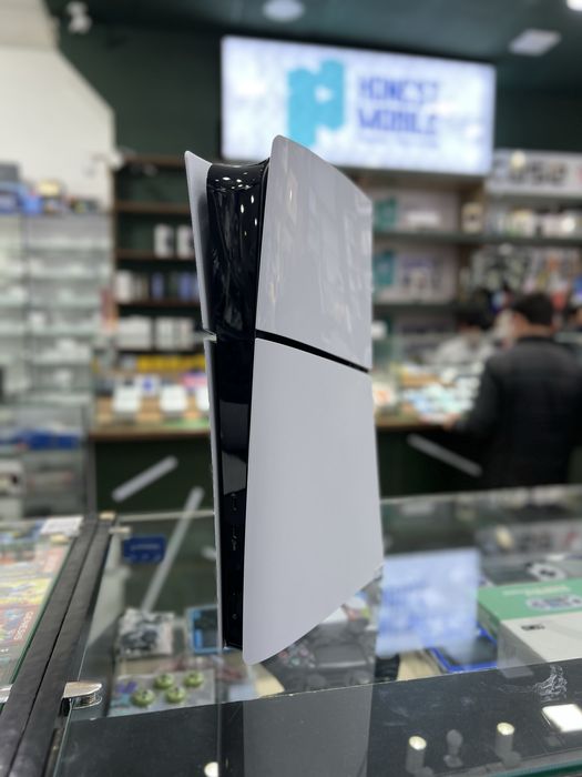 Playstation 5 slim Почти новая