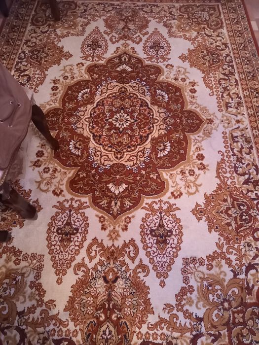 Продам ковры разные