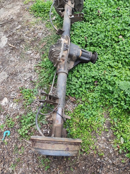 Заден мост-Диференциал-Nissan Navara D40 -2.5dci-174кс-2006г