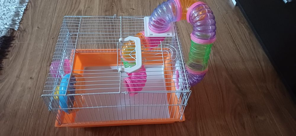 De vânzare cusca pentru hamsteri si hamsteri