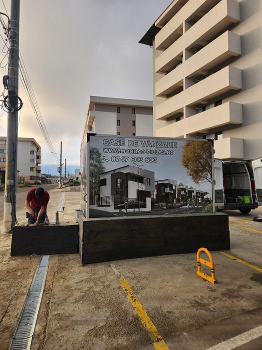 Remorca închisa 2 axe 2500 kg HUMBAUR – ideală reclamă / transport