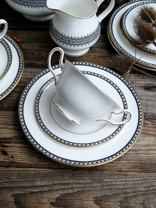 Костен порцелан Сервиз