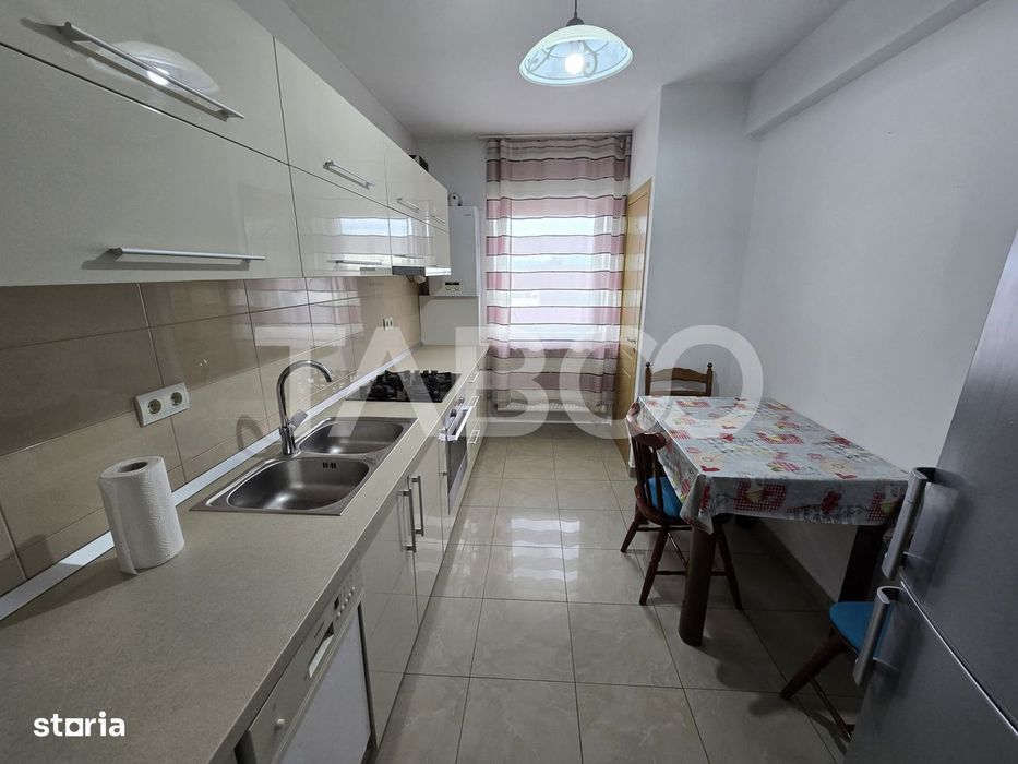 Apartament decomandat 3 camere etaj 2 terasa parcare Selimbar Sibiu — fotografia 3