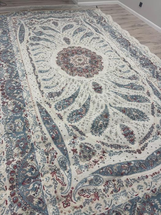 Кілем сатылады 3х5