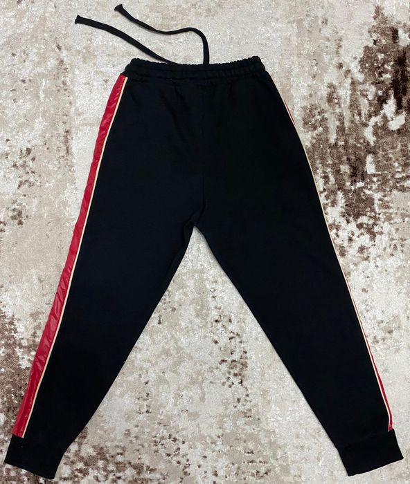 Vând compleu nou de bărbați Made by Society ( din 3 piese )