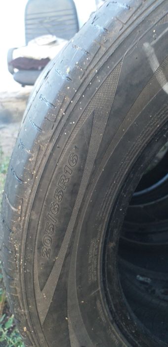 Продам шины на авто.