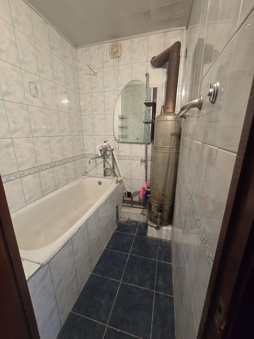 Срочно продаётся 3 комната на 5 этаже самкоч югославске дом