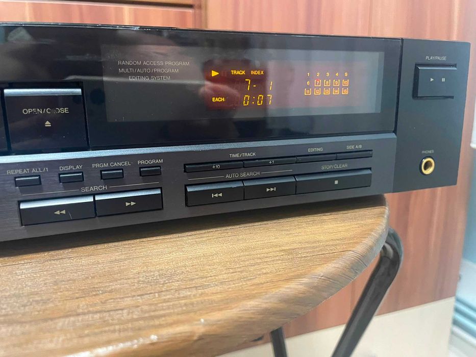 JVC XL-V231 Compact Disc Player
