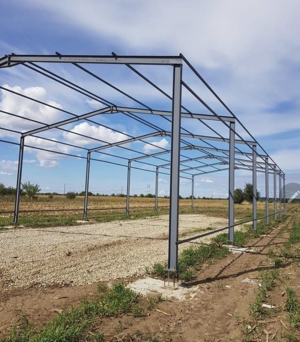 Vand structura metalică 20x10x4 Pret 6000euro 

10 cuzineti 
10 stâlpi