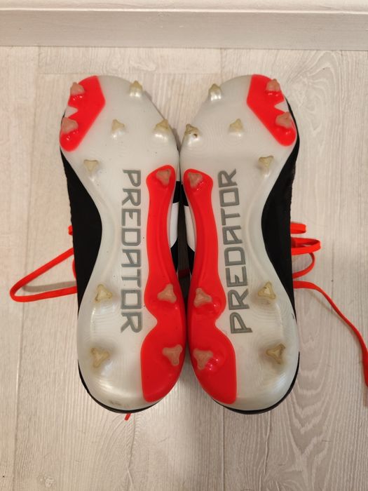 Ghete fotbal adidas predator mărimea 46