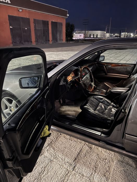 Mersedens benz E280 avangard