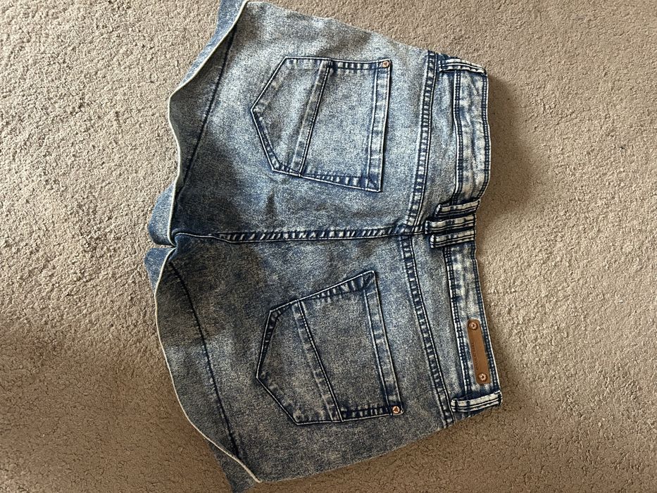 Pantaloni scurti blug
