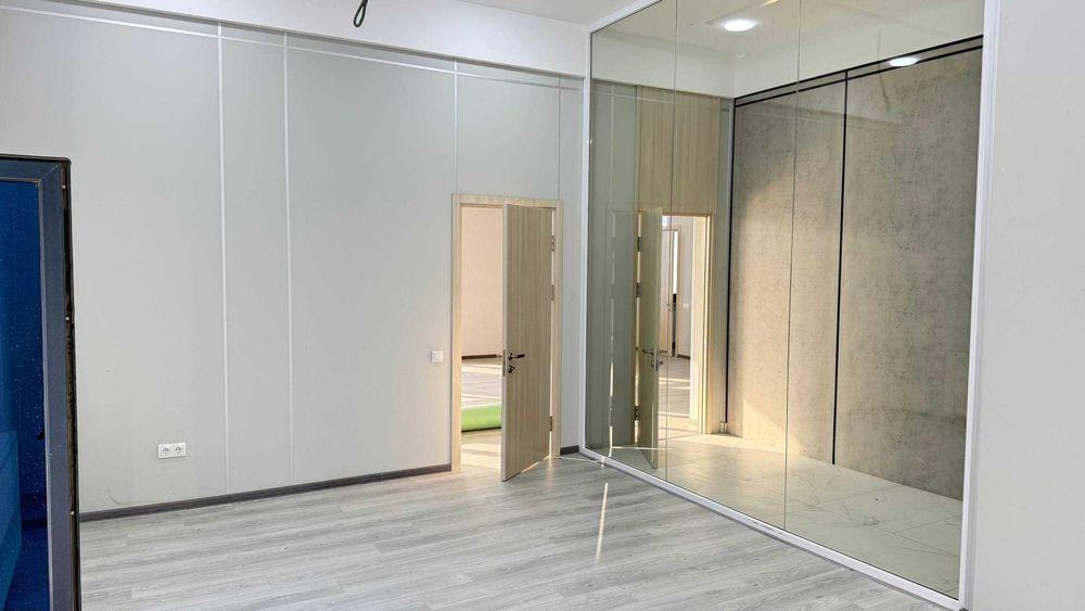 [КМ] Сдам офис 90 м2 в бизнес центре