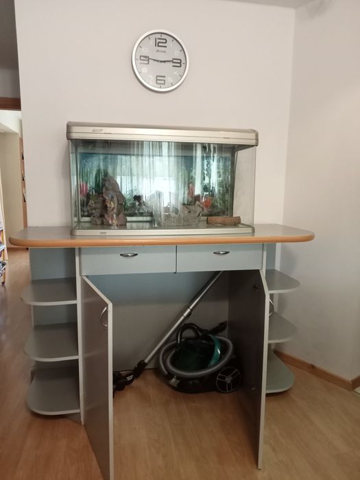 Тумба с аквариумом
