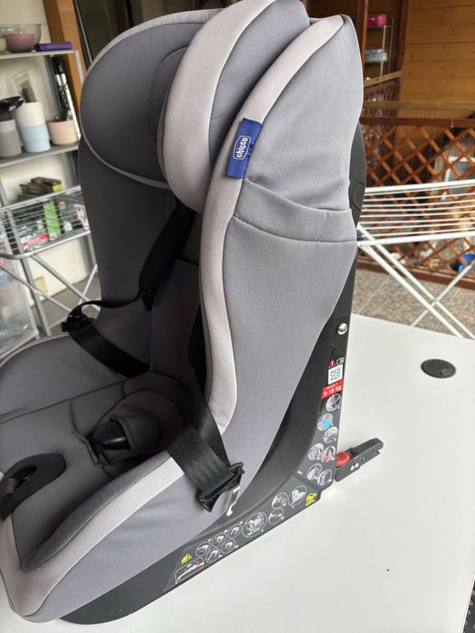 Scaun auto Chicco 9-18 kg isofix