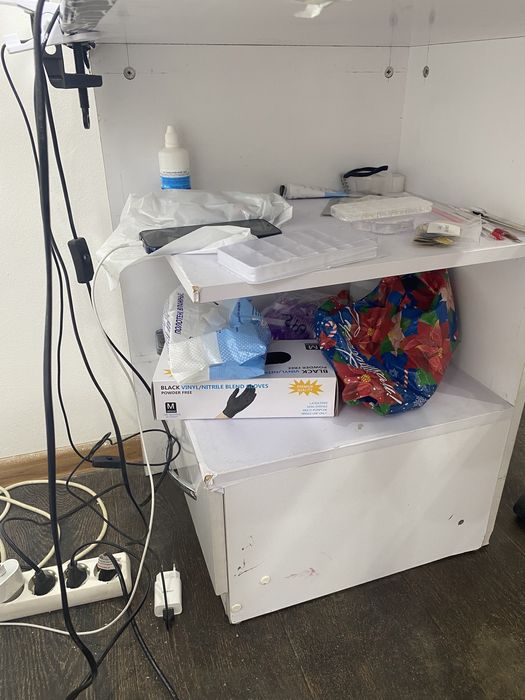 Продается маникюрный стол