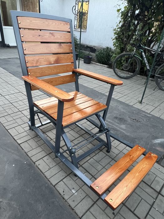 Продам кресло качалку