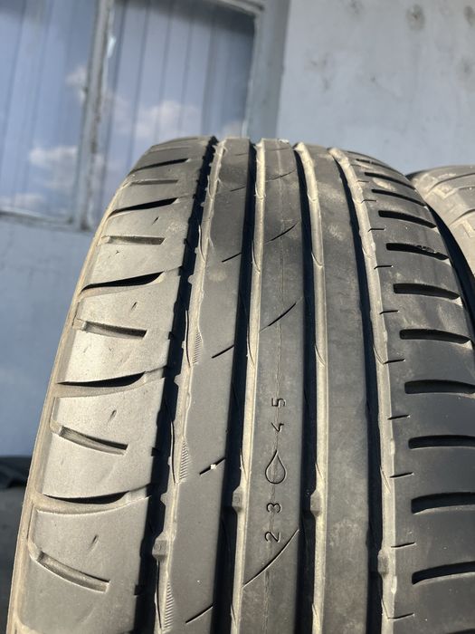 2 бр. летни гуми 215/60/16 Nokian DOT 1911 4,5/5,5 mm