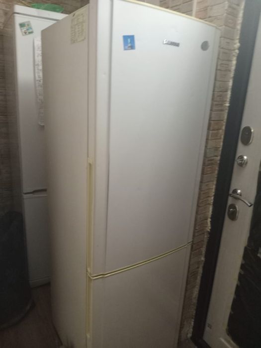 Продаю холодильник