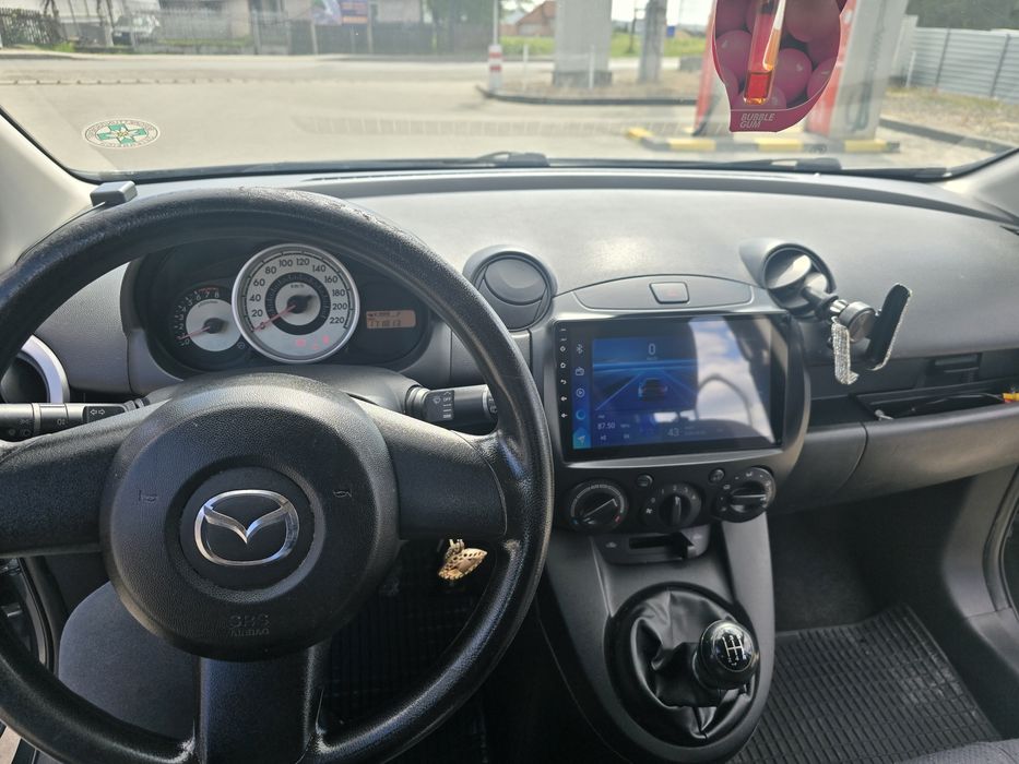 Mazda 2    1.4 benzina