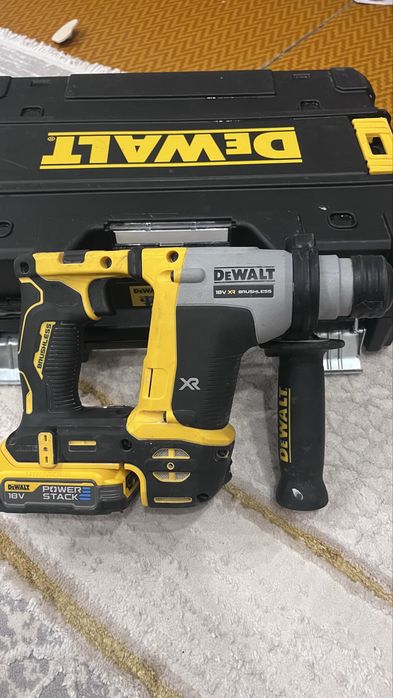Перфоратор DeWALT