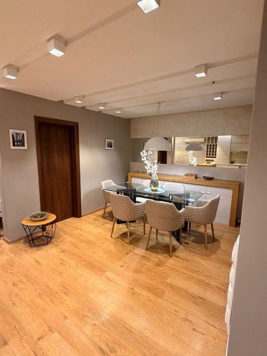 Дава се под наем Тристаен апартамент в София, Изток - 90 кв.м за 1196.97 € - Снимка #2