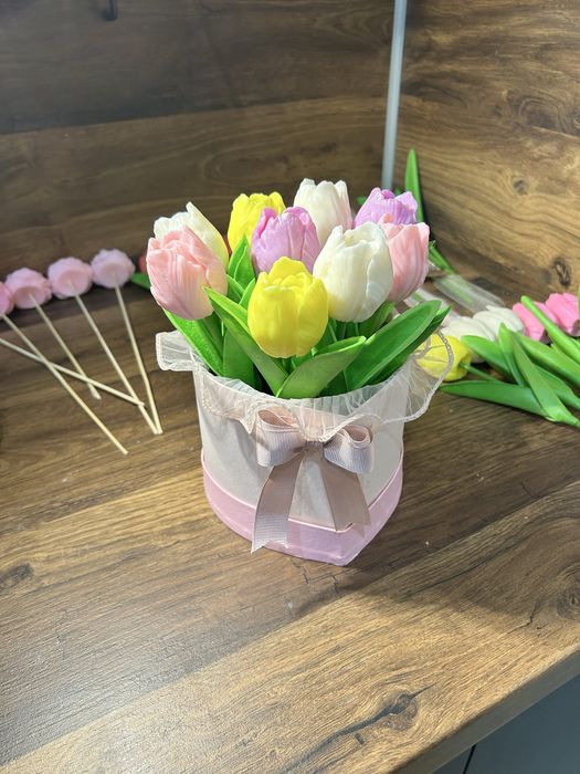 букет лалета соев восък