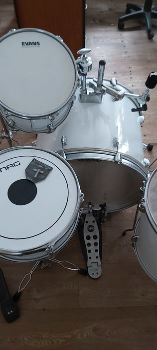 Vând set de tobe Yamaha