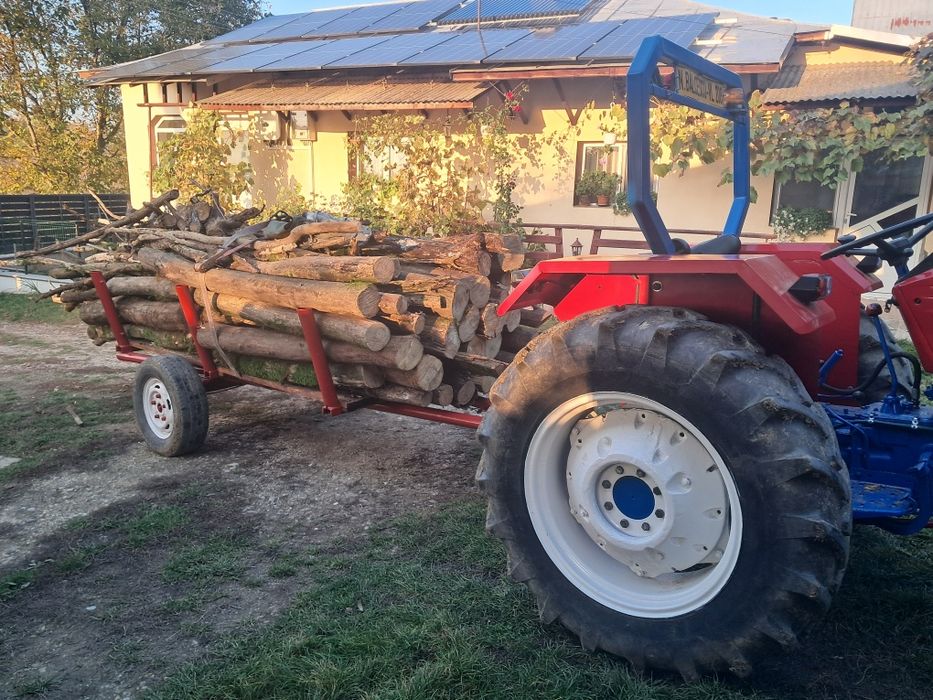Trepied tractor. Foarte robust realizat din țeavă de sondă.