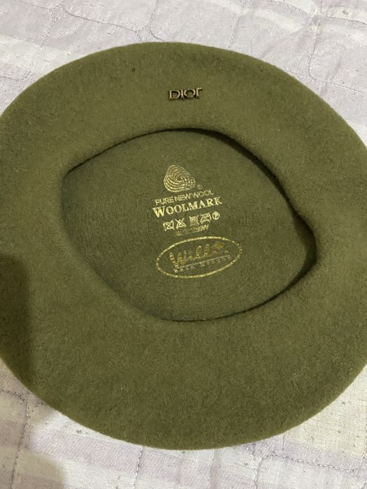 Безторг . Беретка  новая  продам