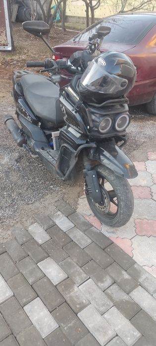 Скутер танк 110-120км/ч  скорость 200куб