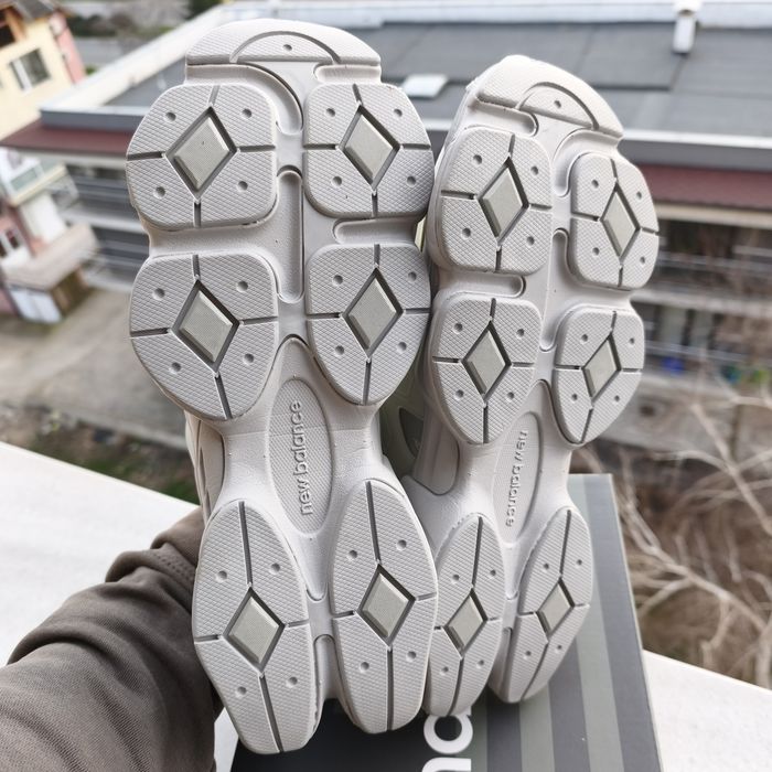 New Balance 9060 X Grey Raincloud Concrete Grey 44
'ONYX'