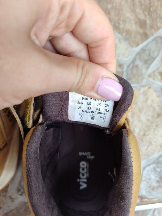 Детски обувки, момче и момиче