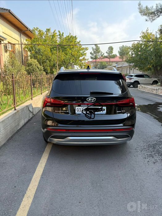 Hyundai SantaFe 3,5 full sotiladi.