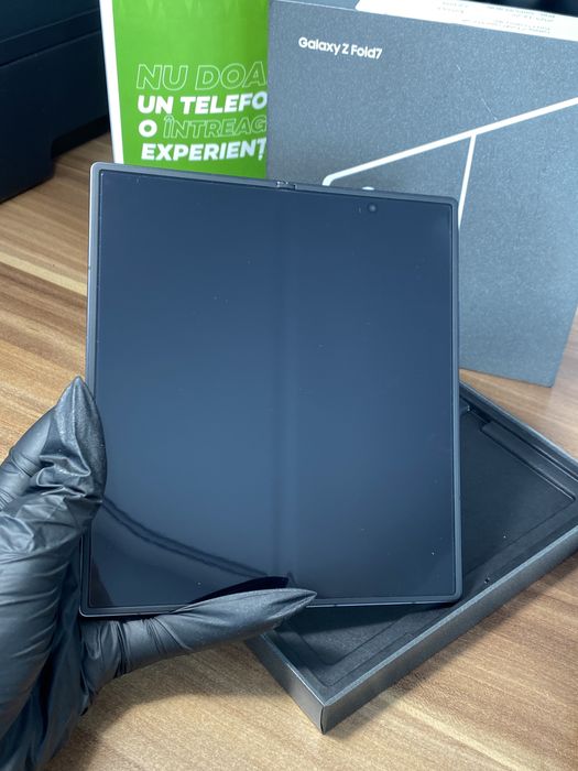 Samsung Galaxy Z Fold7  • 512 GB • Jetblack
