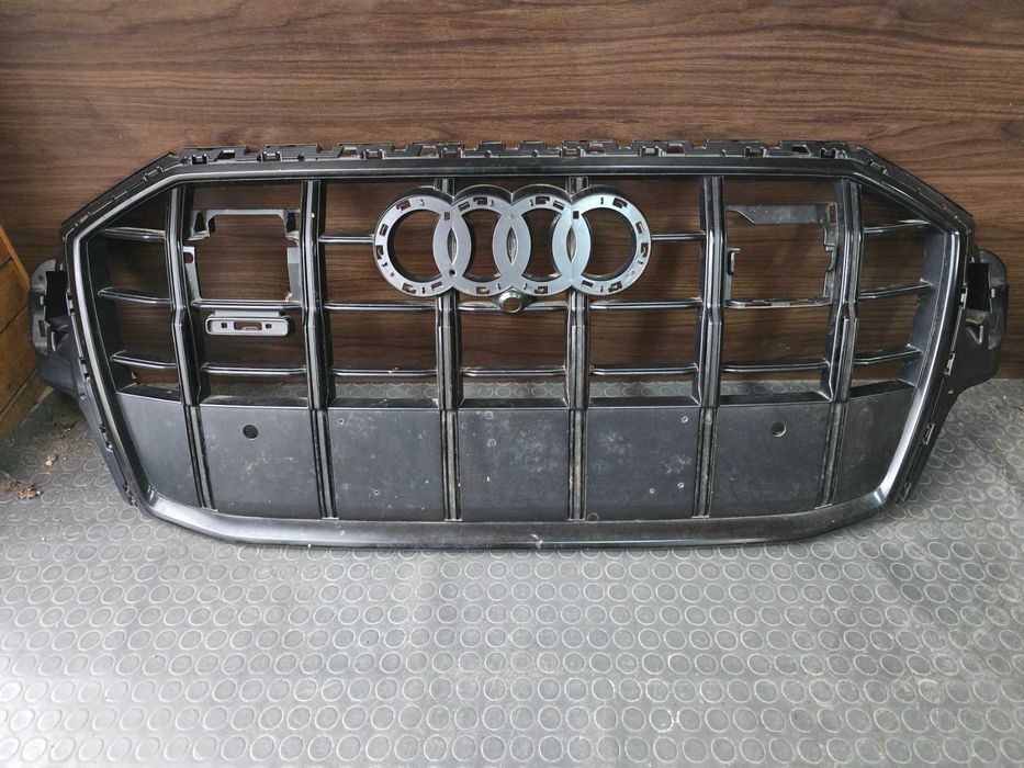 Продаваме оригинална решетка за Audi SQ7 2020г