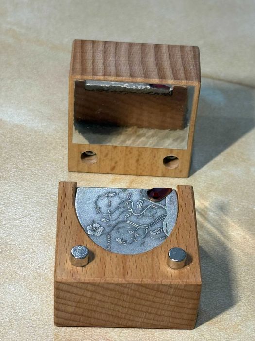 Серебряная монета Семена любви