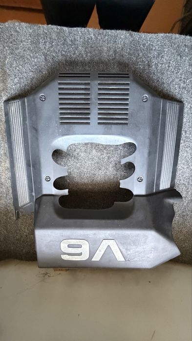 Крышки матора от ауди 2.6 12 клапаный
